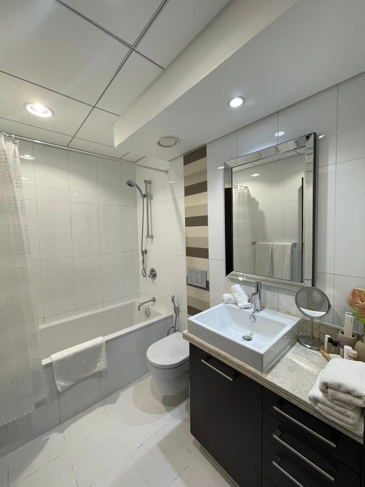 First Class 2Br With Burj Khalifa & Downtown View Dubai Buitenkant foto